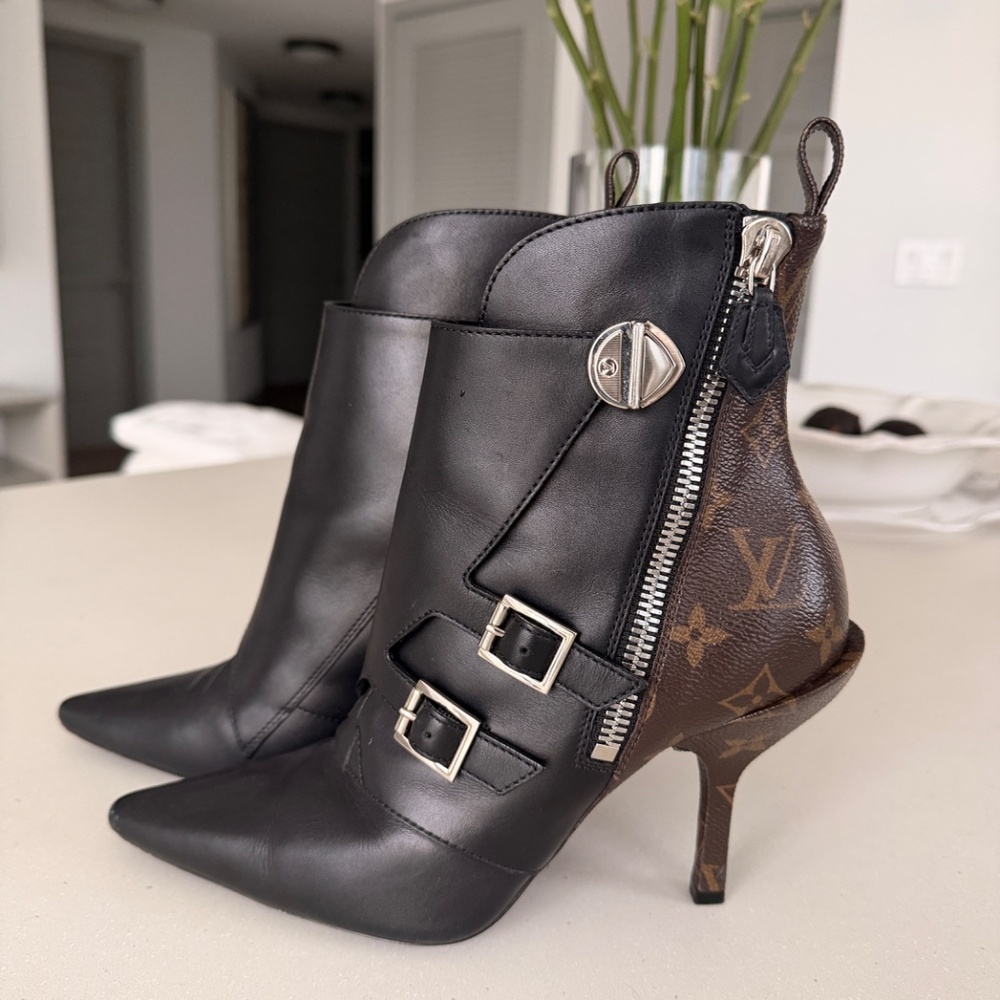 Louis Vuitton “Janet” Monogram Canvas Ankle Boots 38 - Picture 7 of 13